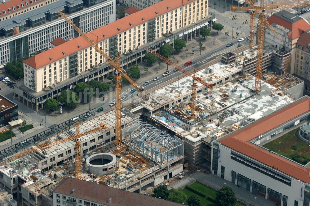 Luftaufnahme Dresden - Erweiterungs- Baustelle am Gebäude des Einkaufszentrum Altmarkt Galerie der ECE Projektmanagement GmbH in Dresden im Bundesland Sachsen