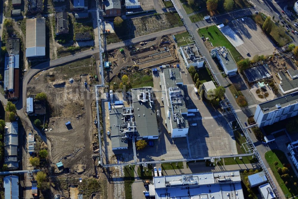 Luftaufnahme Berlin - Erweiterungs- Baustelle auf dem Gelände der Berlin Chemie AG in Adlershof