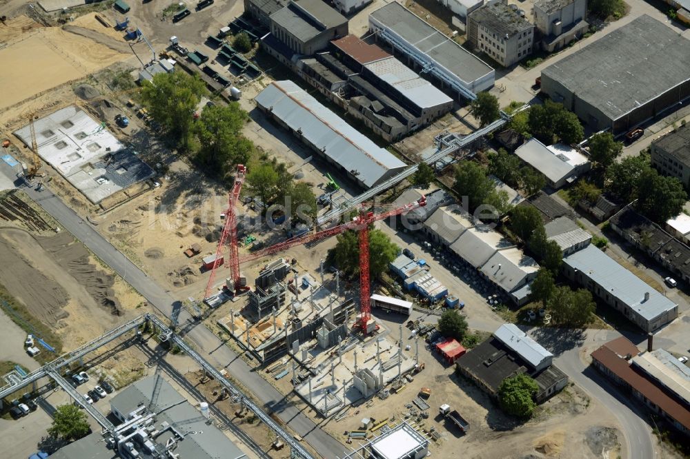 Luftaufnahme Berlin - Erweiterungs- Baustelle auf dem Gelände der Berlin Chemie AG in Adlershof