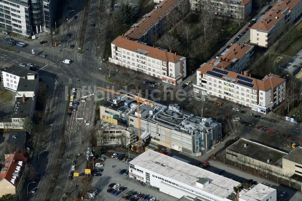 Luftbild Berlin - Erweiterungs- Baustelle auf dem Gelände der Berlin Chemie AG in Neukölln