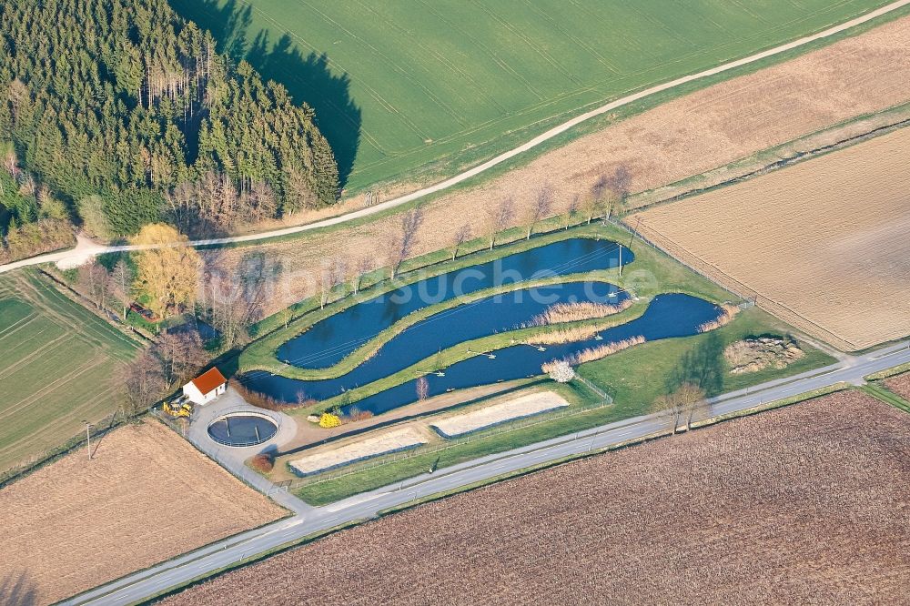 Obersüßbach aus der Vogelperspektive: Erweiterungs Baustelle der Klärwerks- Becken und Reinigungsstufen in Obersüßbach im Bundesland Bayern, Deutschland