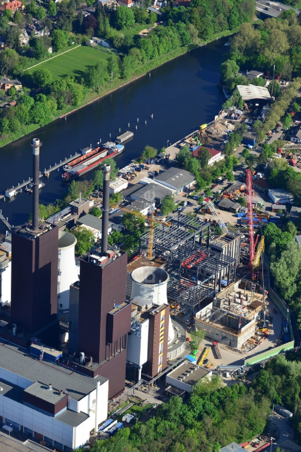 Berlin von oben - Erweiterungs- Baustelle am Kraftwerk Berlin Lichterfelde