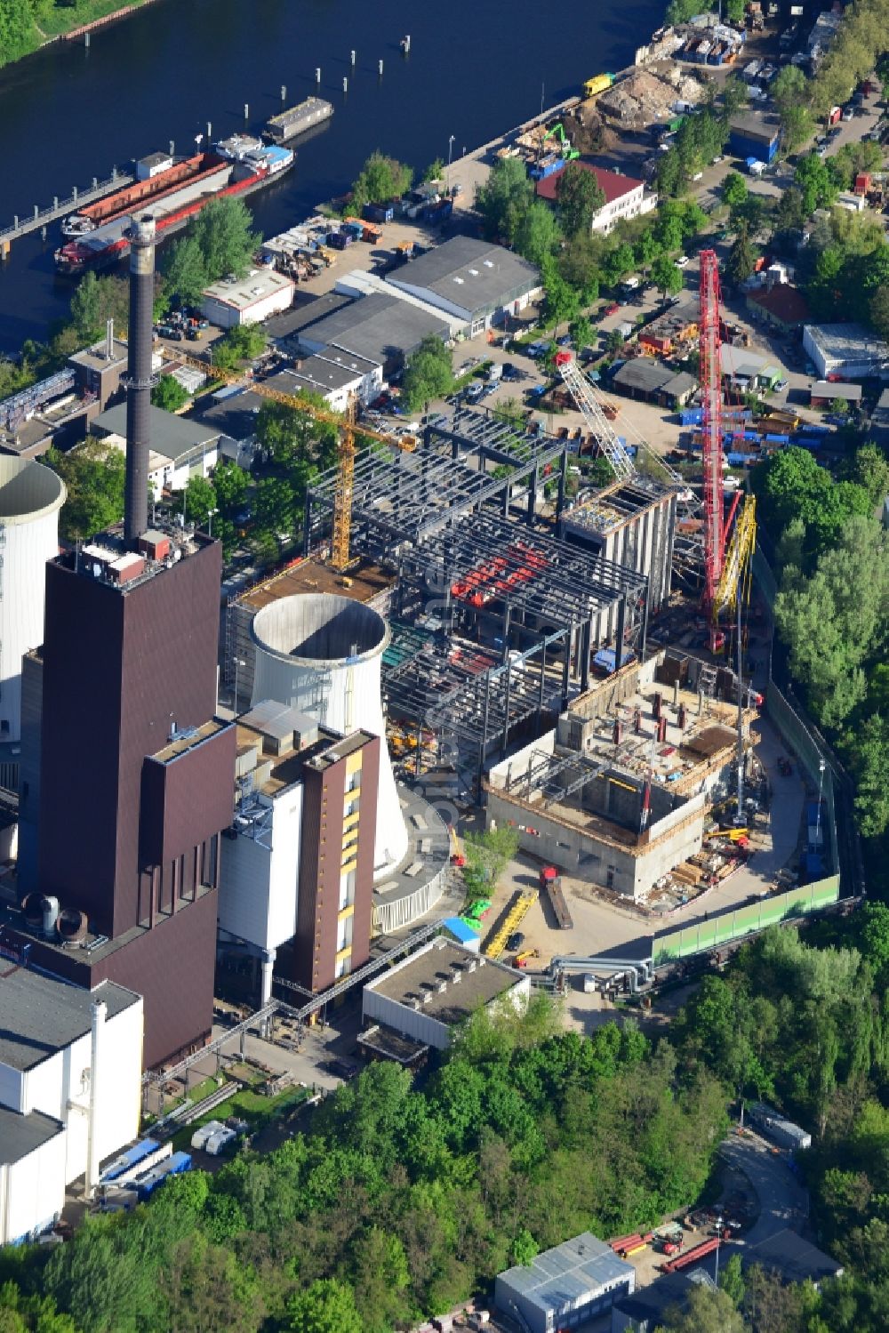 Berlin aus der Vogelperspektive: Erweiterungs- Baustelle am Kraftwerk Berlin Lichterfelde