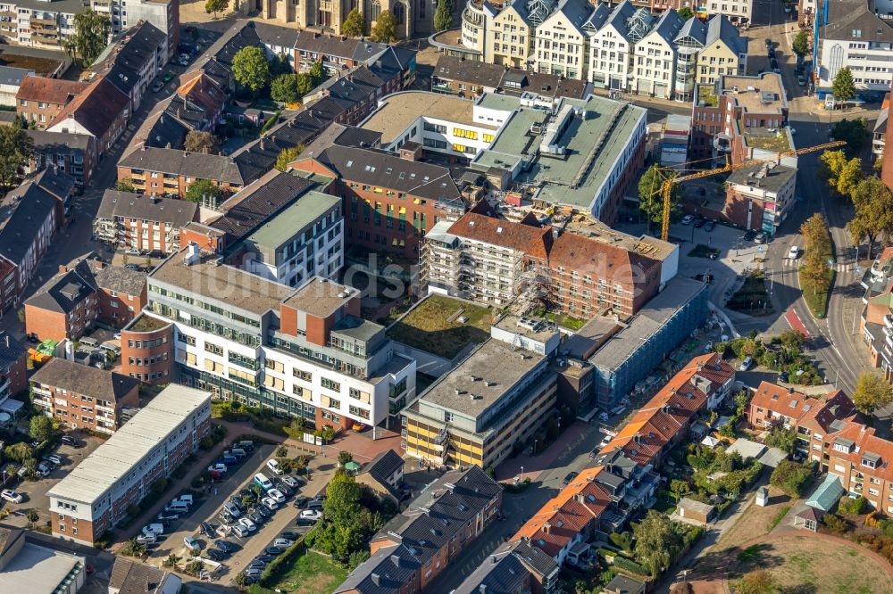 Luftbild Wesel - Erweiterungs- Baustelle des Marien-Hospital im Innenstadt- Zentrum in Wesel im Bundesland Nordrhein-Westfalen