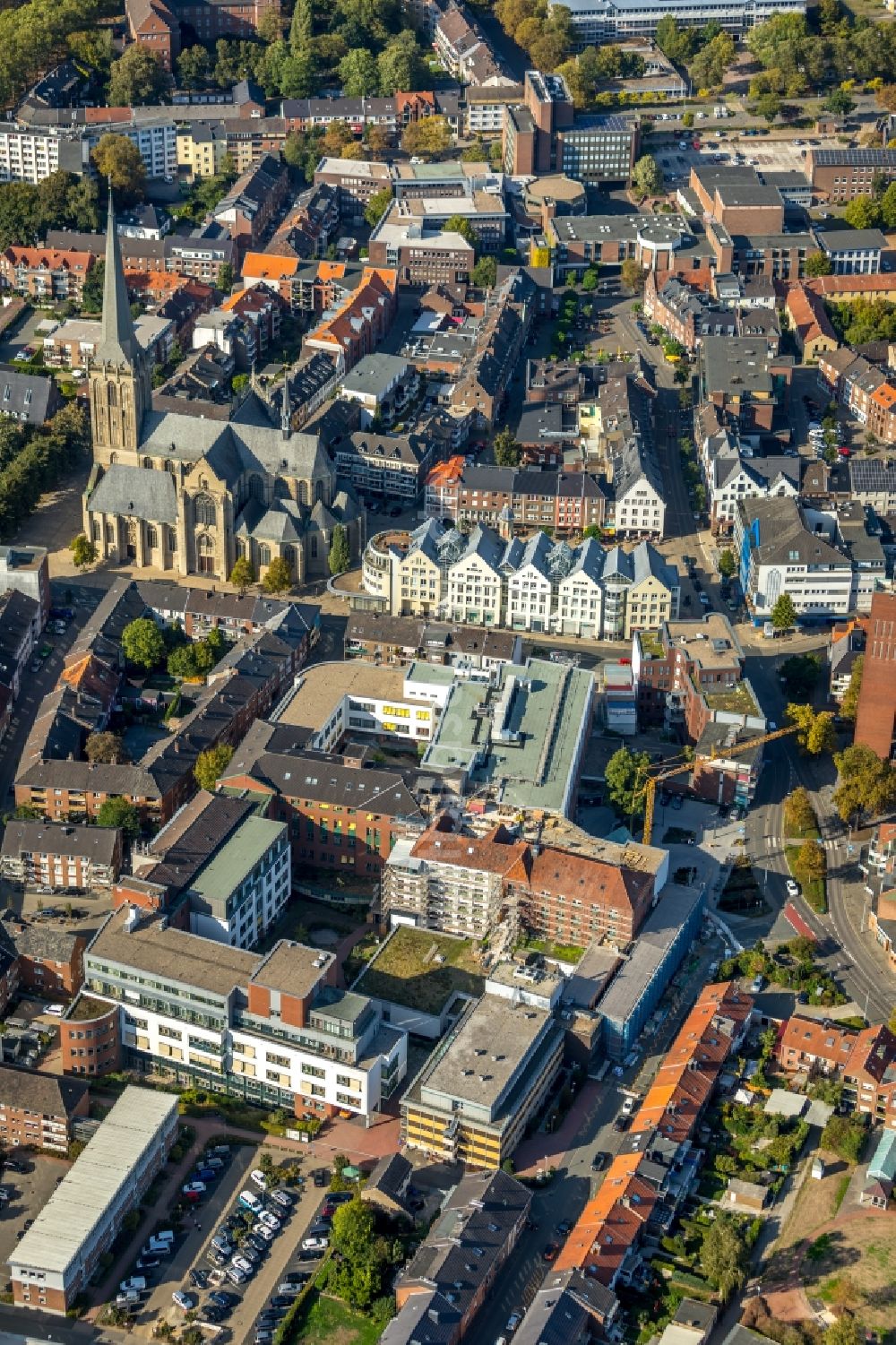 Luftbild Wesel - Erweiterungs- Baustelle des Marien-Hospital im Innenstadt- Zentrum in Wesel im Bundesland Nordrhein-Westfalen