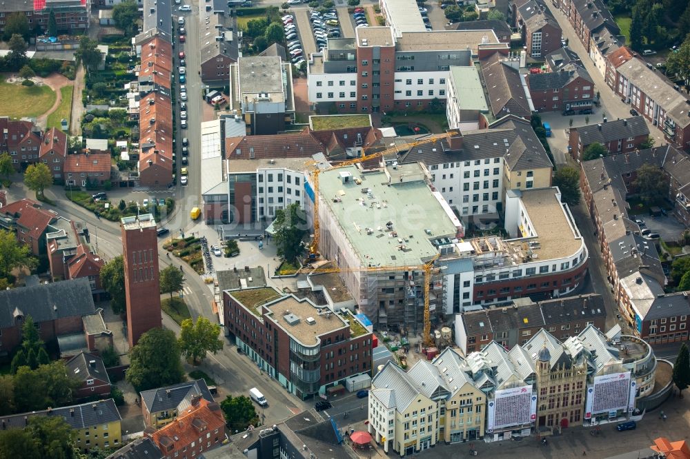 Wesel aus der Vogelperspektive: Erweiterungs- Baustelle des Marien-Hospital an der Pastor-Janßen-Straße im Innenstadt- Zentrum in Wesel im Bundesland Nordrhein-Westfalen