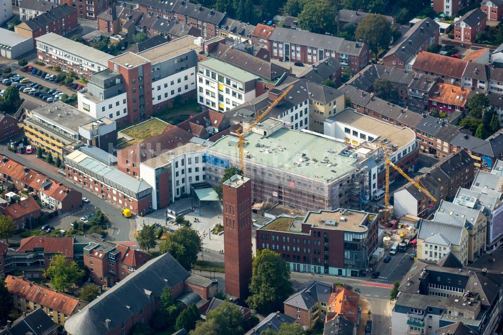 Wesel von oben - Erweiterungs- Baustelle des Marien-Hospital an der Pastor-Janßen-Straße im Innenstadt- Zentrum in Wesel im Bundesland Nordrhein-Westfalen