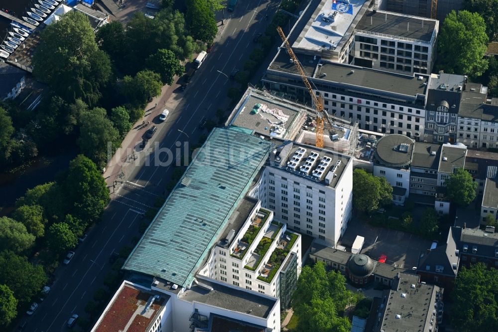 Luftaufnahme Hamburg - Erweiterungs- Neubau- Baustelle am Gebäudekomplex des Hotel Le Meridien Hamburg An der Alster in Hamburg, Deutschland