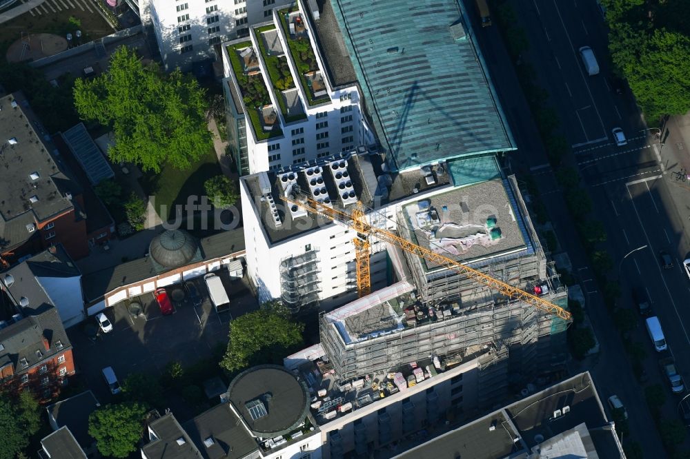 Hamburg aus der Vogelperspektive: Erweiterungs- Neubau- Baustelle am Gebäudekomplex des Hotel Le Meridien Hamburg An der Alster in Hamburg, Deutschland