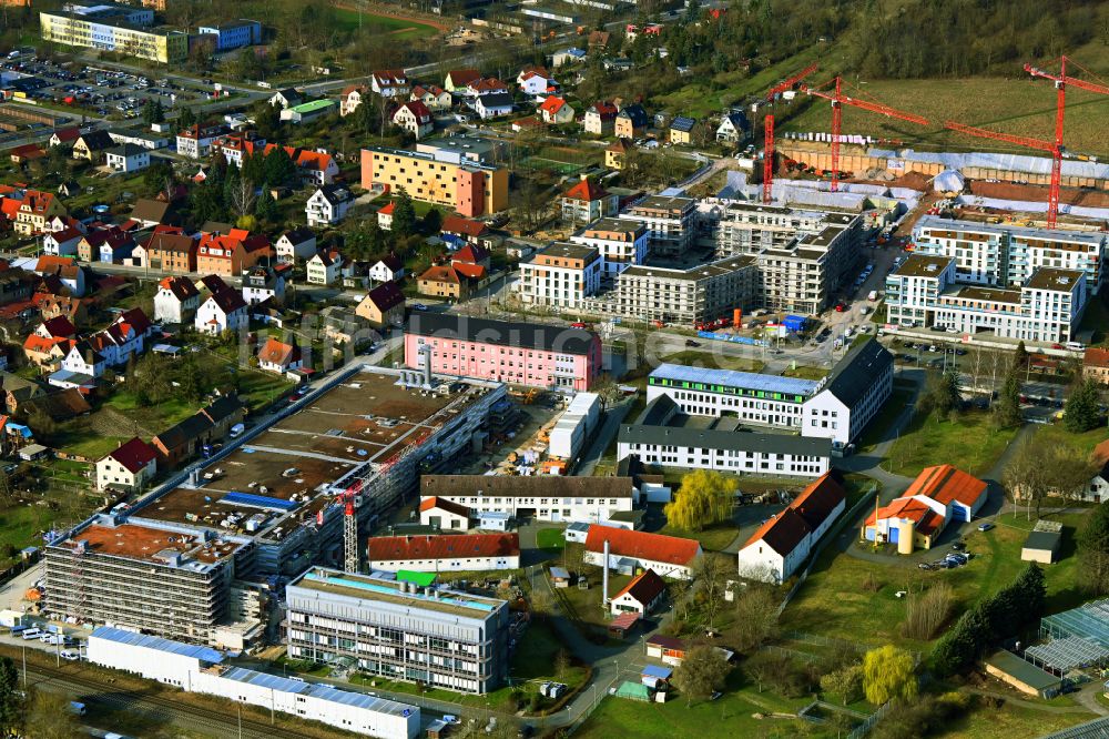 Jena von oben - Erweiterungs- Neubau- Baustelle am Gebäudekomplex des Institut Friedrich-Loeffler-Institut Bundesforschungsinstitut für Tiergesundheit in Jena im Bundesland Thüringen, Deutschland