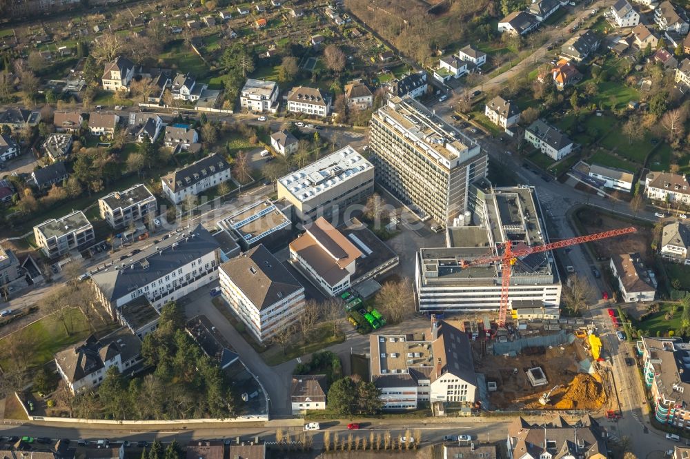 Luftbild Mülheim an der Ruhr - Erweiterungs- Neubau- Baustelle am Gebäudekomplex des Institut Max-Planck-Institut für Chemische Energiekonversion CEC an der Stiftstraße in Mülheim an der Ruhr im Bundesland Nordrhein-Westfalen, Deutschland