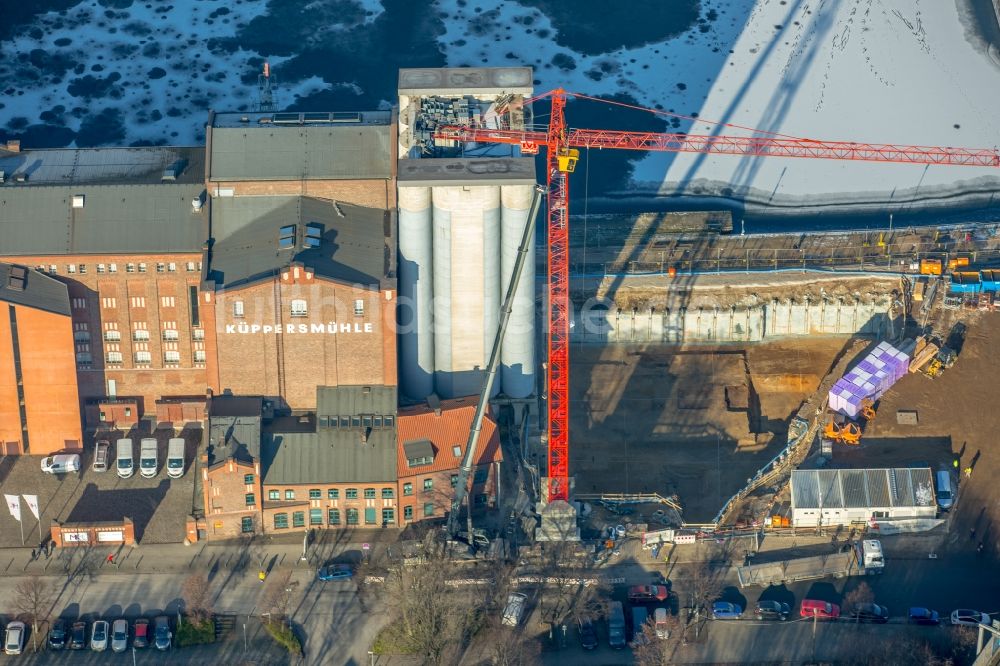 Luftaufnahme Duisburg - Erweiterungs- Neubau- Baustelle am Museums- Gebäude- Ensemble MKM Museum Küppersmühle für Moderne Kunst im Ortsteil Duissern in Duisburg im Bundesland Nordrhein-Westfalen