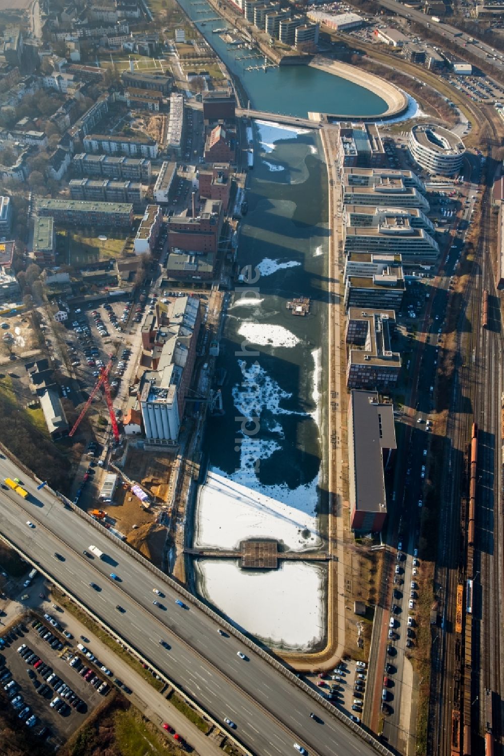 Luftaufnahme Duisburg - Erweiterungs- Neubau- Baustelle am Museums- Gebäude- Ensemble MKM Museum Küppersmühle für Moderne Kunst im Ortsteil Duissern in Duisburg im Bundesland Nordrhein-Westfalen