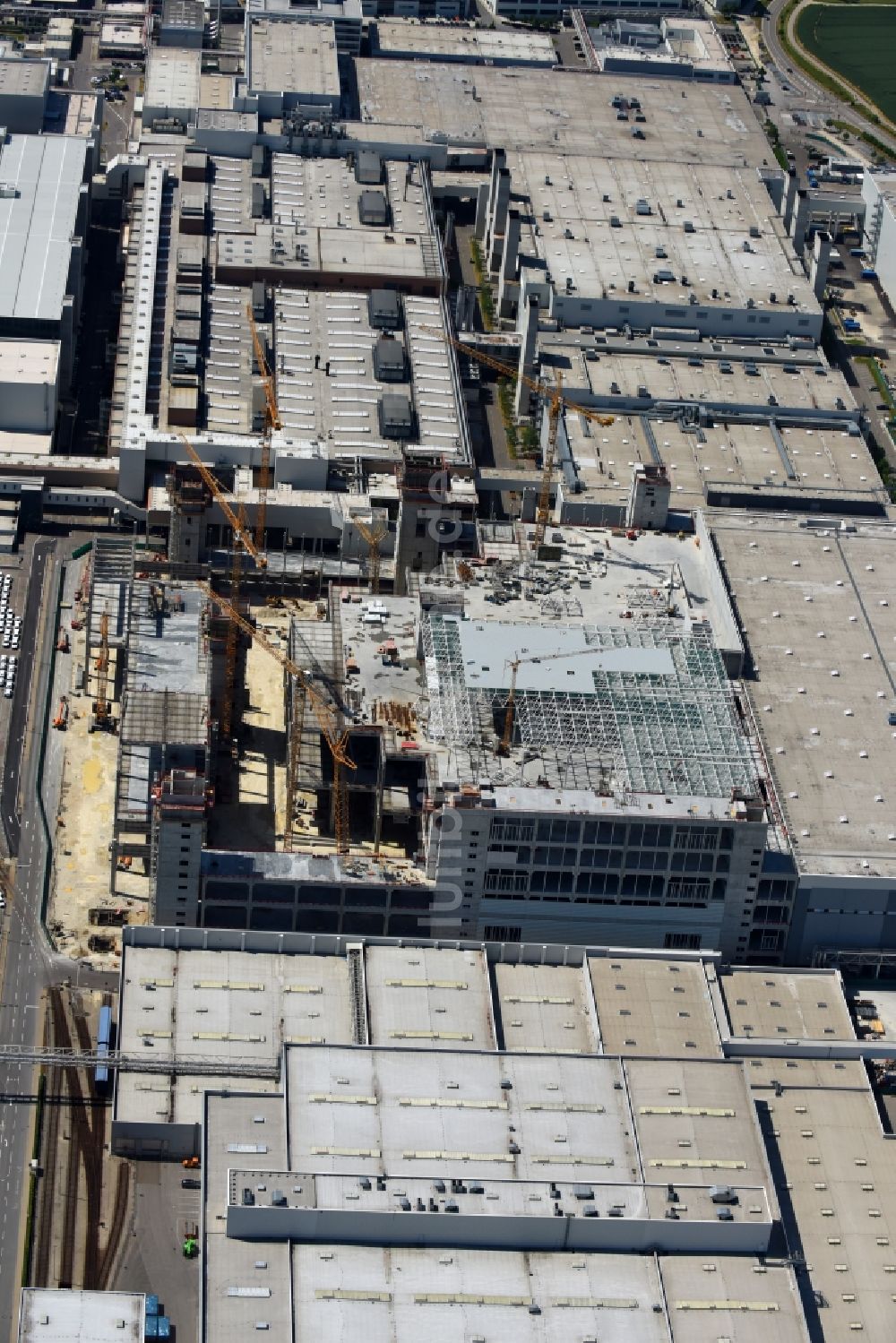 Luftaufnahme Ingolstadt - Erweiterungs - Neubau - Baustelle auf dem Werksgelände der AUDI AG in Ingolstadt im Bundesland Bayern, Deutschland