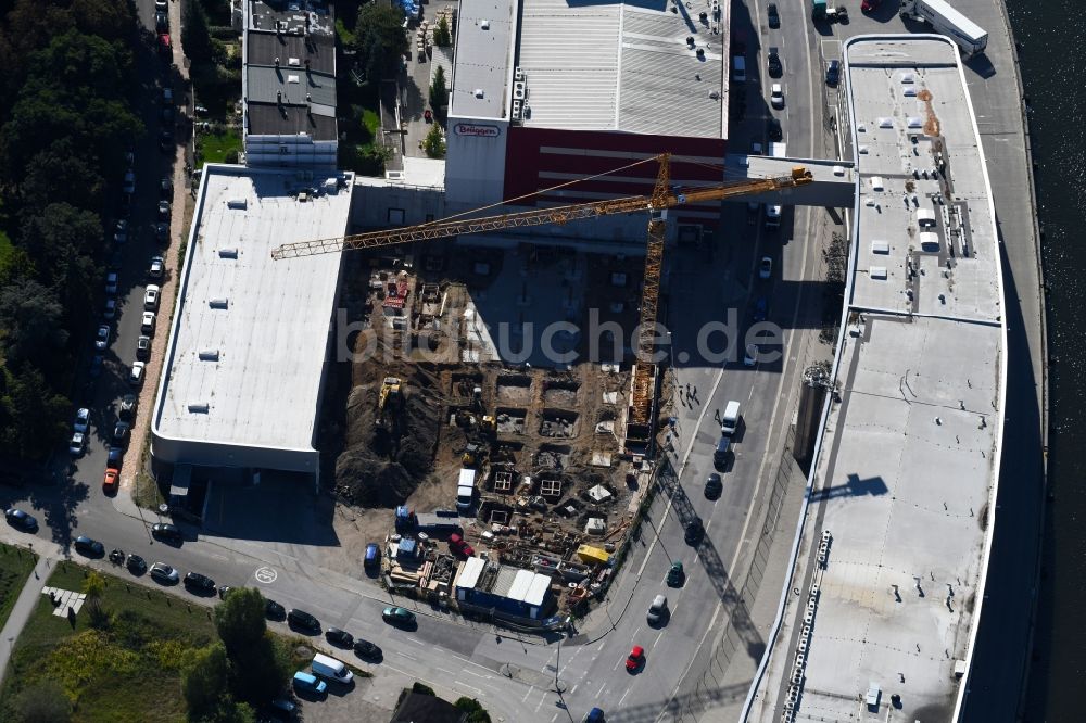 Lübeck von oben - Erweiterungs - Neubau - Baustelle auf dem Werksgelände H. & J. Brüggen KG an der Gertrudenstraße im Ortsteil Sankt Gertrud in Lübeck im Bundesland Schleswig-Holstein, Deutschland