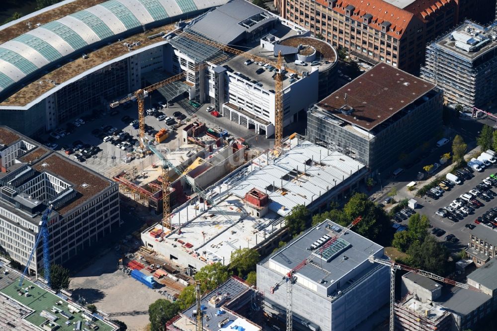 Luftaufnahme Berlin - Erweiterungs - Neubau - Baustelle auf dem Werksgelände der Daimler AG in Berlin, Deutschland