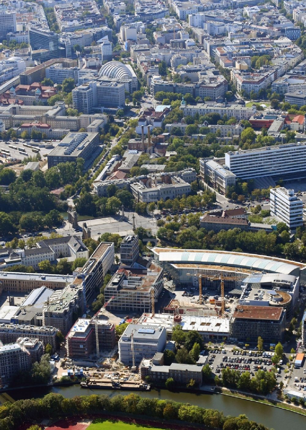 Berlin von oben - Erweiterungs - Neubau - Baustelle auf dem Werksgelände der Daimler AG in Berlin, Deutschland