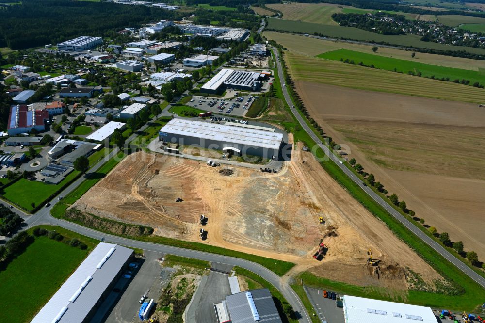 Luftaufnahme Treuen - Erweiterungs - Neubau - Baustelle auf dem Werksgelände der EMW Treuen GmbH in Treuen im Bundesland Sachsen, Deutschland