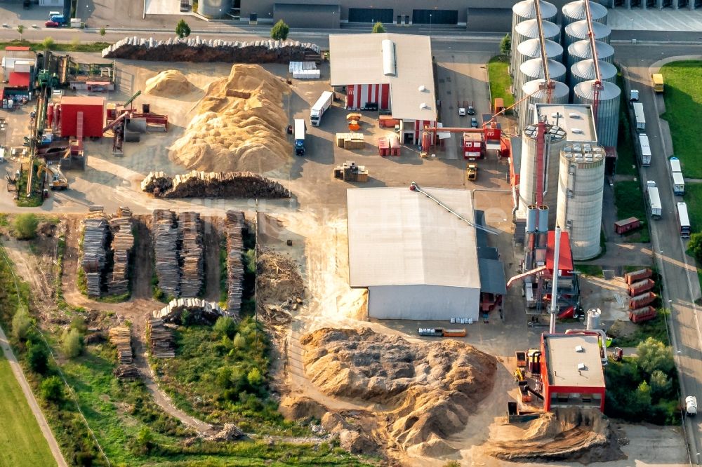 Ettenheim aus der Vogelperspektive: Erweiterungs - Neubau - Baustelle auf dem Werksgelände der German Pellets im Ortsteil Orschweier in Ettenheim im Bundesland Baden-Württemberg, Deutschland