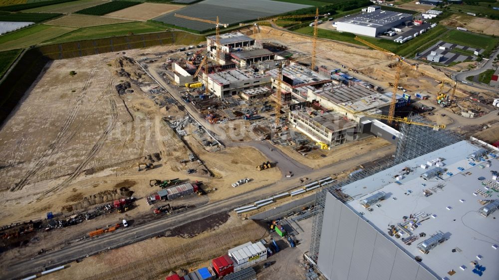 Luftaufnahme Grafschaft - Erweiterungs - Neubau - Baustelle auf dem Werksgelände der Haribo GmbH in Grafschaft im Bundesland Rheinland-Pfalz, Deutschland