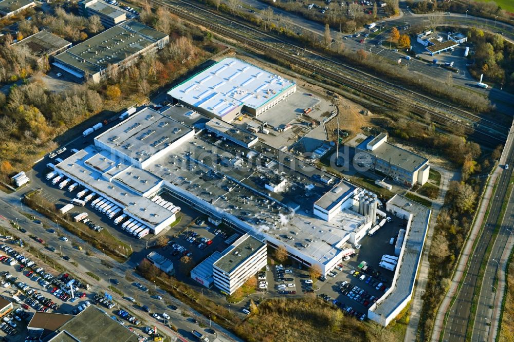 Berlin von oben - Erweiterungs - Neubau - Baustelle auf dem Werksgelände der Harry-Brot GmbH im Ortsteil Marzahn in Berlin, Deutschland