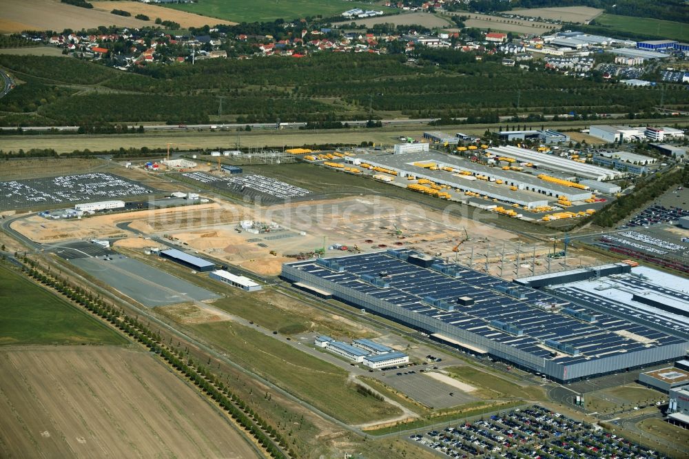 Leipzig aus der Vogelperspektive: Erweiterungs - Neubau - Baustelle auf dem Werksgelände der Dr. Ing. h.c. F. Porsche AG an der Porschestraße im Ortsteil Lützschena in Leipzig im Bundesland Sachsen, Deutschland