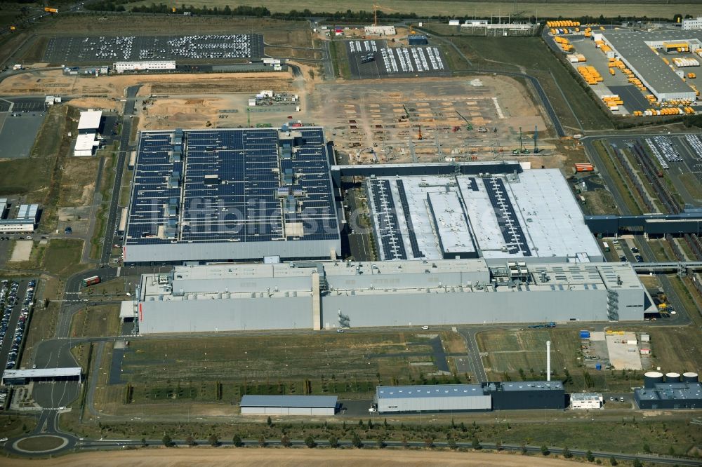 Luftbild Leipzig - Erweiterungs - Neubau - Baustelle auf dem Werksgelände der Dr. Ing. h.c. F. Porsche AG an der Porschestraße im Ortsteil Lützschena in Leipzig im Bundesland Sachsen, Deutschland