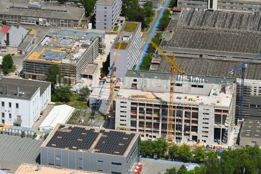 Luftbild München - Erweiterungs - Neubau - Baustelle auf dem Werksgelände MTU Aero Engines in München im Bundesland Bayern, Deutschland