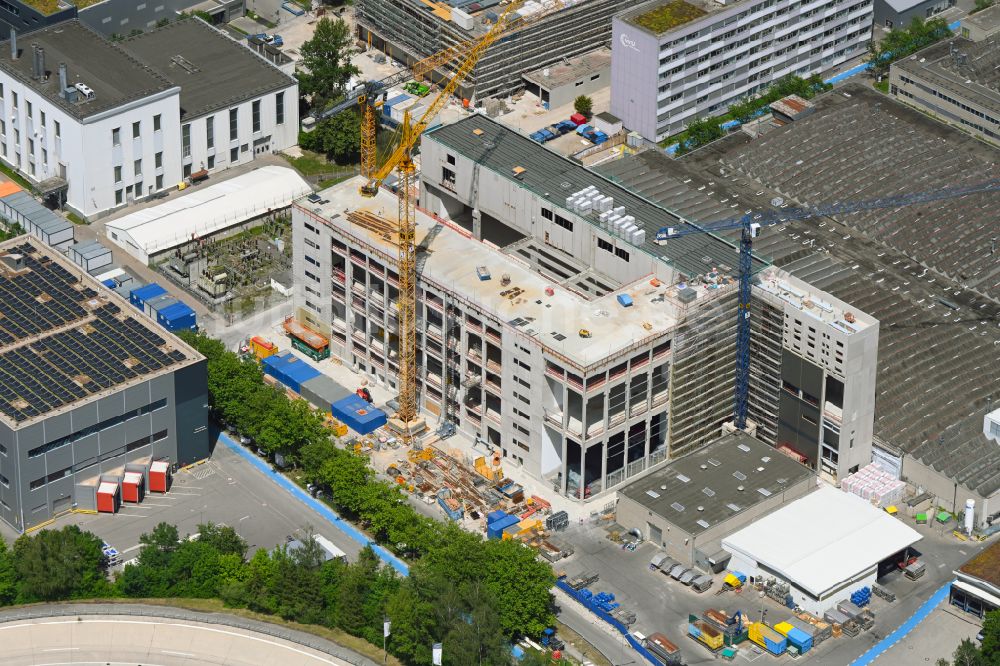 München aus der Vogelperspektive: Erweiterungs - Neubau - Baustelle auf dem Werksgelände MTU Aero Engines in München im Bundesland Bayern, Deutschland