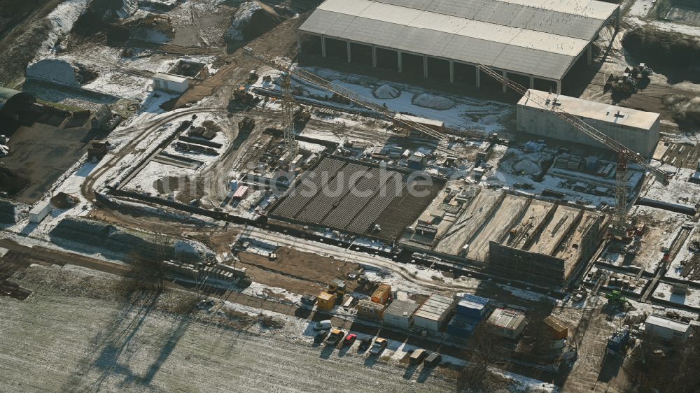 Mehrow aus der Vogelperspektive: Erweiterungs - Neubau - Baustelle auf dem Werksgelände der RETERRA Service GmbH Kompostwerk Trappenfelde in Mehrow im Bundesland Brandenburg, Deutschland