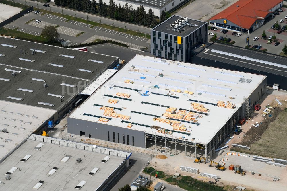 Reichertshofen von oben - Erweiterungs - Neubau - Baustelle auf dem Werksgelände der Wacker Neuson Produktion GmbH & Co. KG in Reichertshofen im Bundesland Bayern, Deutschland