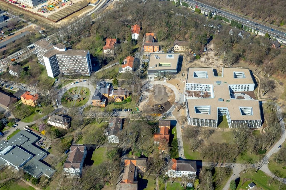 Dortmund aus der Vogelperspektive: Erweiterungs- Neubau auf dem Klinikgelände des Krankenhauses LWL-Klinik Dortmund für Psychiatrie, Psychotherapie und Psychosomatik im Ortsteil Aplerbeck in Dortmund im Bundesland Nordrhein-Westfalen