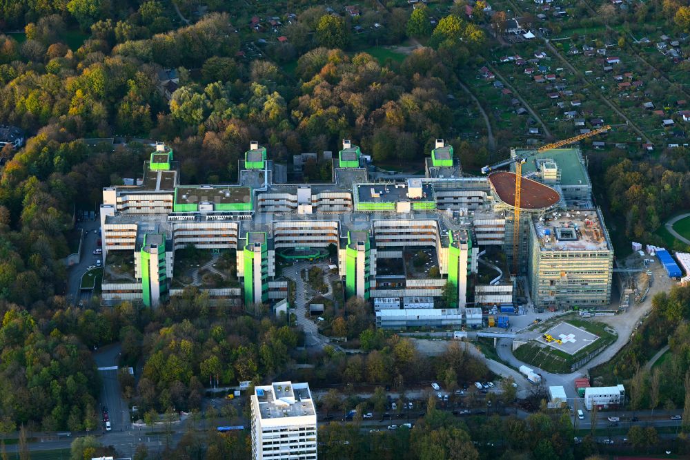 München von oben - Erweiterungs- Neubau auf dem Klinikgelände des Krankenhauses München Klinik Bogenhausen in München im Bundesland Bayern, Deutschland