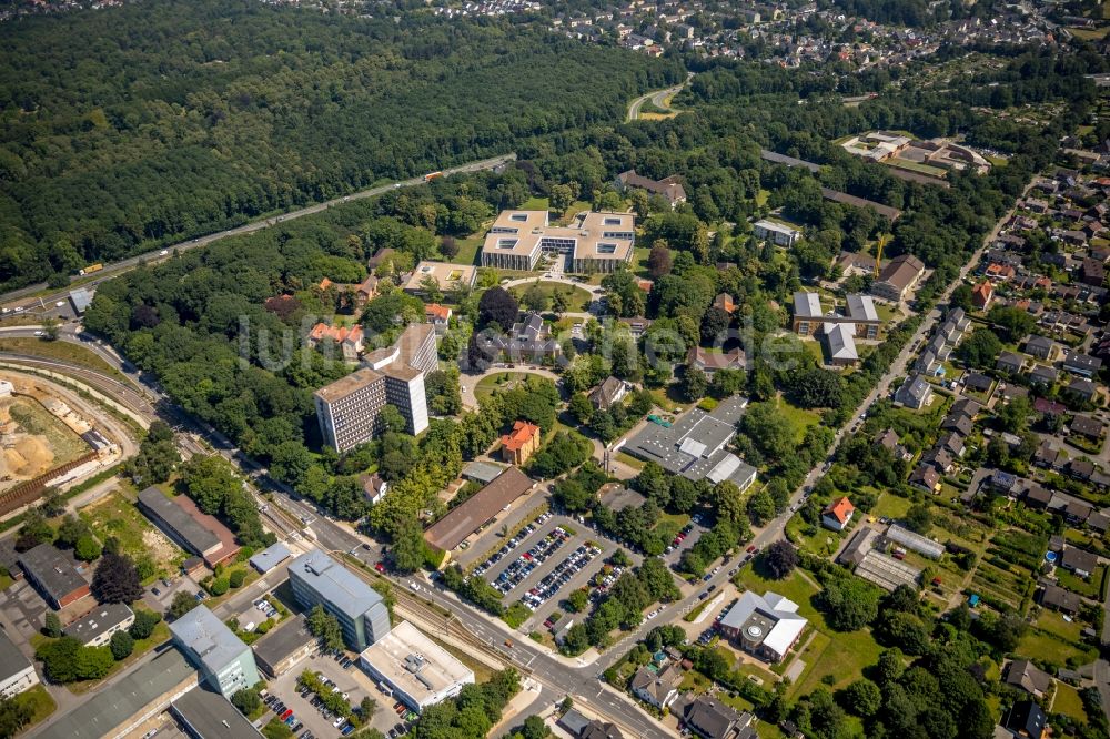 Dortmund von oben - Erweiterungs- Neubau auf dem Klinikgelände des Krankenhauses im Ortsteil Aplerbeck in Dortmund im Bundesland Nordrhein-Westfalen