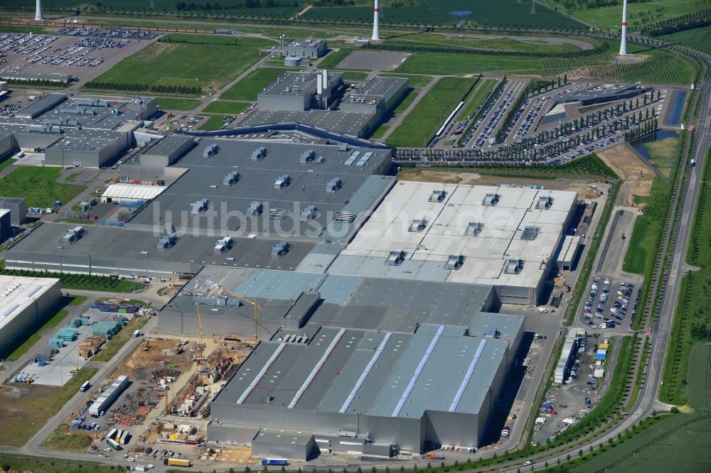 Luftaufnahme Leipzig - Erweiterungsarbeiten am BMW Werk / Plant Leipzig im Bundesland Sachsen