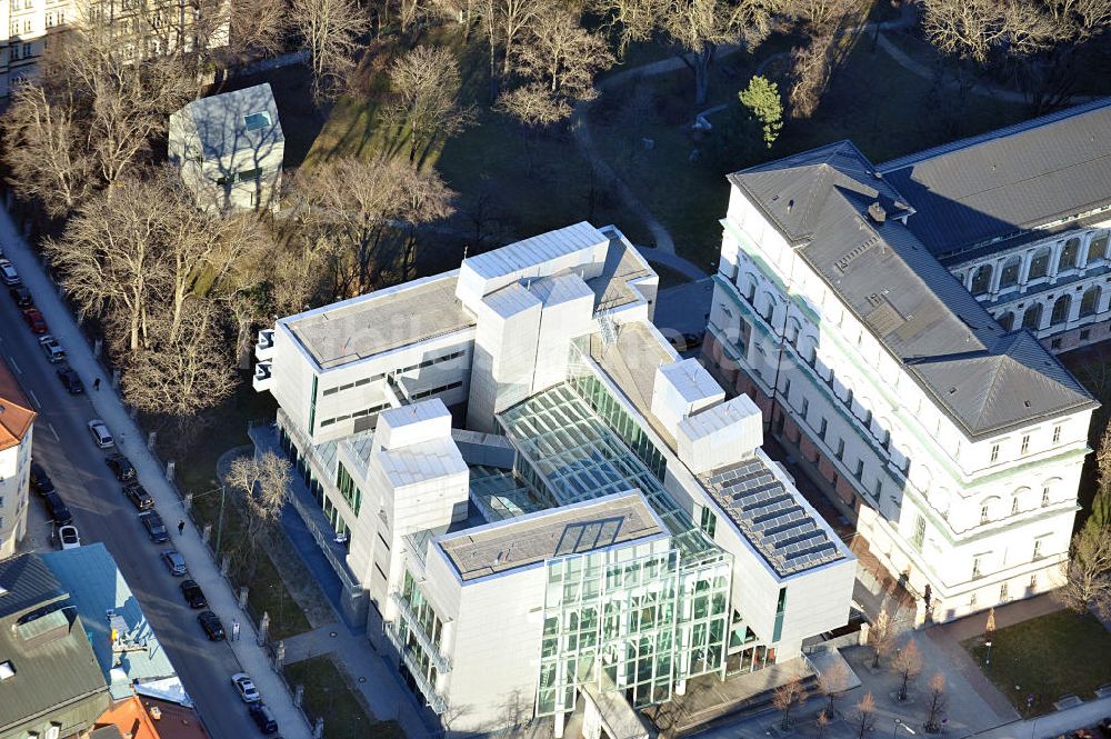 München von oben - Erweiterungsbau der Akademie der Bildenden Künste in München im Bundesland Bayern