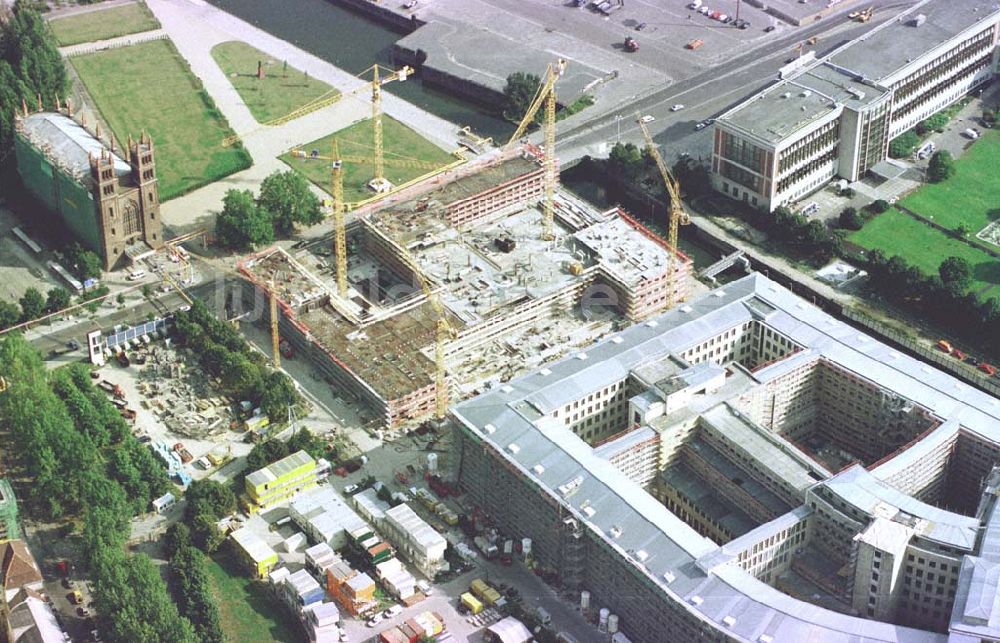 Luftbild Berlin - Erweiterungsbau des Auswärtigen Amtes am ehem. ZK der SED in Berlin-Mitte.