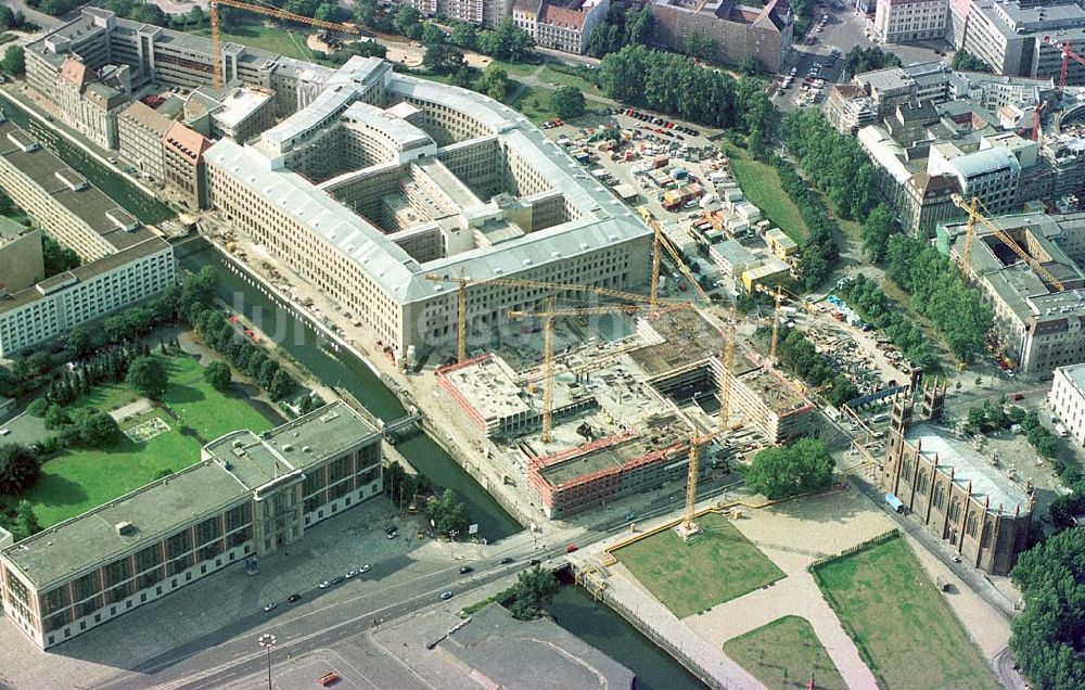 Luftaufnahme Berlin - Erweiterungsbau des Auswärtigen Amtes am ehem. ZK der SED in Berlin-Mitte.