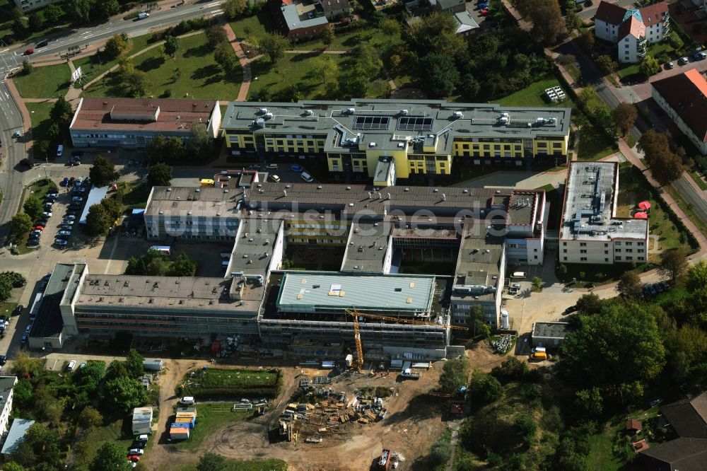 Schwedt/Oder aus der Vogelperspektive: Erweiterungsbau- Baustelle am Asklepios Klinikum Uckermark in Schwedt/Oder im Bundesland Brandenburg