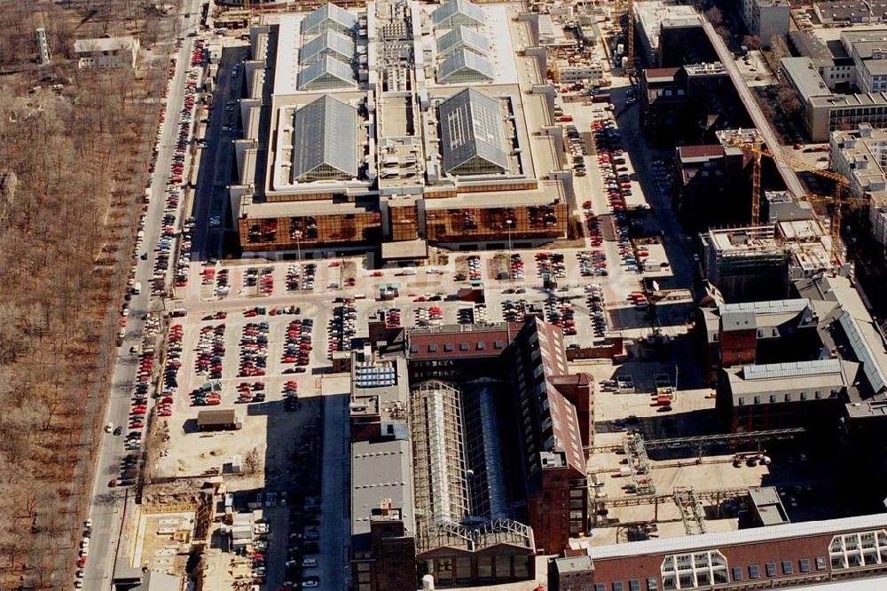 Berlin / Wedding aus der Vogelperspektive: Erweiterungsbau Industrie und Bürok. Siemens Berlin Wedding Brunnenstraße