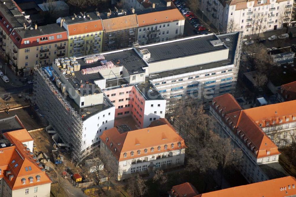 Berlin - Lichtenberg aus der Vogelperspektive: Erweiterungsbau am Krankenhaus Lichtenberg