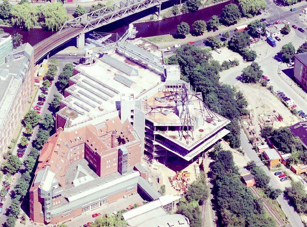 Luftaufnahme Berlin - Kreuzberg - Erweiterungsbau des Museums für Verkehr und Technik an der Trebbiner Straße in Berlin-Kreuzberg.