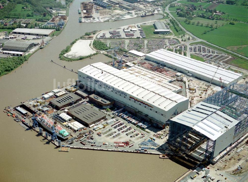 Luftaufnahme Papenburg - Erweiterungsbau der Schiffswerft Papenburg.