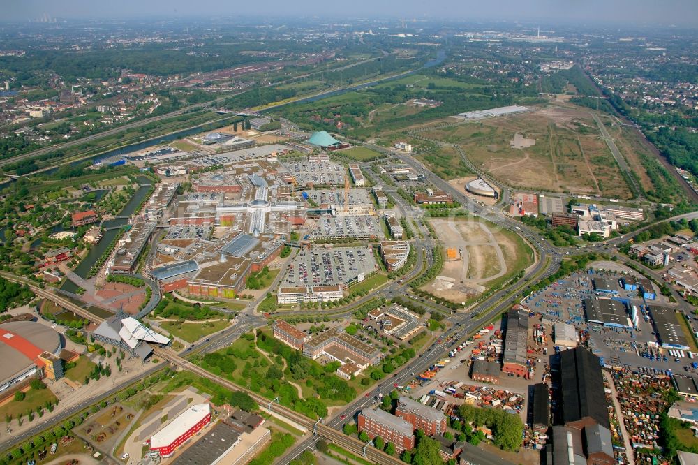 Luftaufnahme Oberhausen - Erweiterungsbaustelle Einkaufs- und Freizeitzentrum Centro in der Centroallee im Stadtteil Neue Mitte in Oberhausen im Bundesland Nordrhein-Westfalen