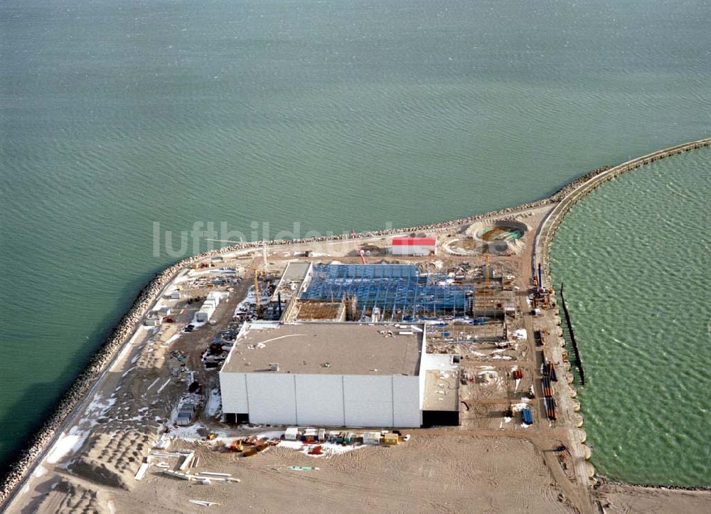 Luftbild Mukran / Rügen - MV - Erweiterungsbaustelle am Fährhafen Mukran bei Saßnitz auf der Insel Rügen.