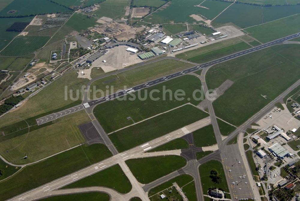 Luftaufnahme Schönefeld - Erweiterungsbaustelle am Flughafen Berlin-Schönefeld