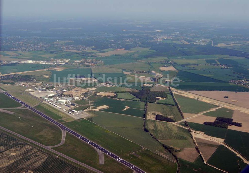 Luftaufnahme Schönefeld - Erweiterungsbaustelle am Flughafen Berlin-Schönefeld