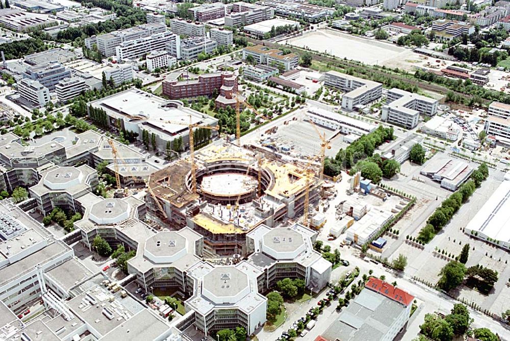 Luftaufnahme München - Erweiterungsbaustelle des Forschungs- und Entwicklungszentrum der BMW AG in München Auftraggeber: BMW AG vertreten durch BETEK Bau- und Energietechnik GmbH (heute BMW Group)