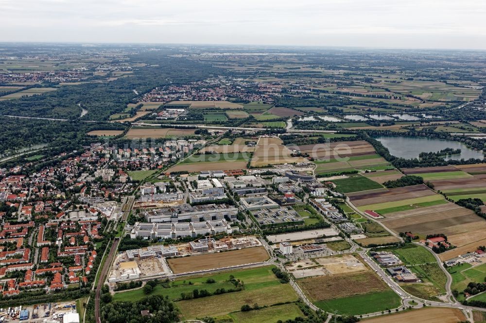 Luftbild Unterföhring - Erweiterungsbaustelle am Gebäudekomplex des Senders New Campus des Senders PRO7 in Unterföhring im Bundesland Bayern, Deutschland