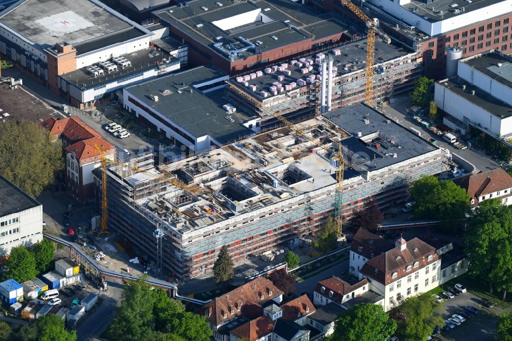 Bremen aus der Vogelperspektive: Erweiterungsbaustelle auf dem Gelände des Klinikum Bremen-Mitte an der Sankt-Jürgen-Straße in Bremen